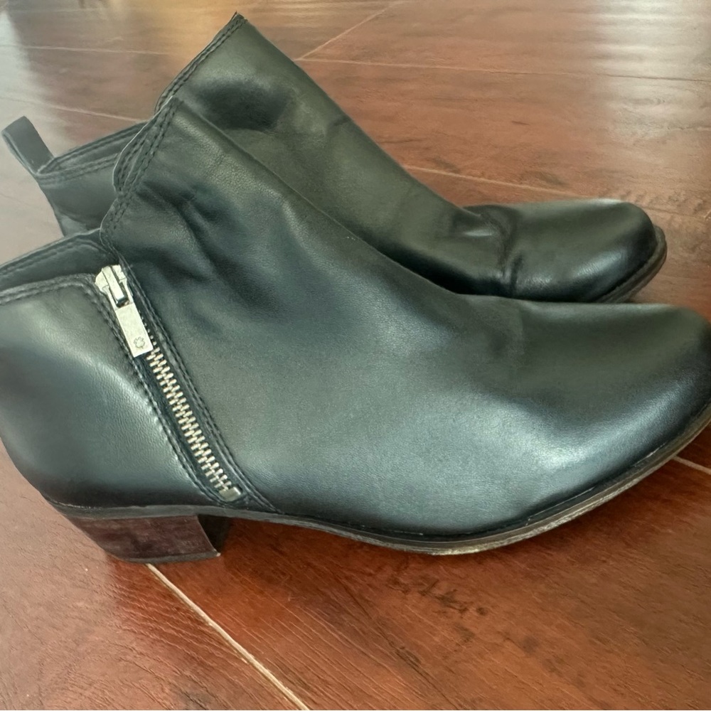 Lucky Brand Black Leather Ankle Booties